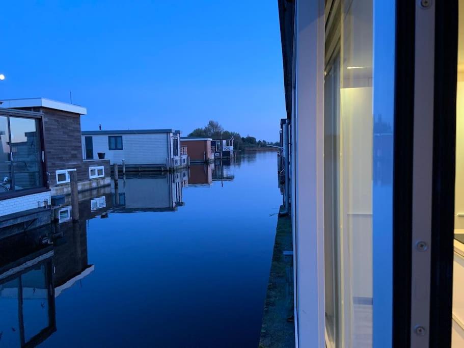 Отель Quiet Waterloft Near Amsterdam And Schiphol Ws17 Алсмер Экстерьер фото